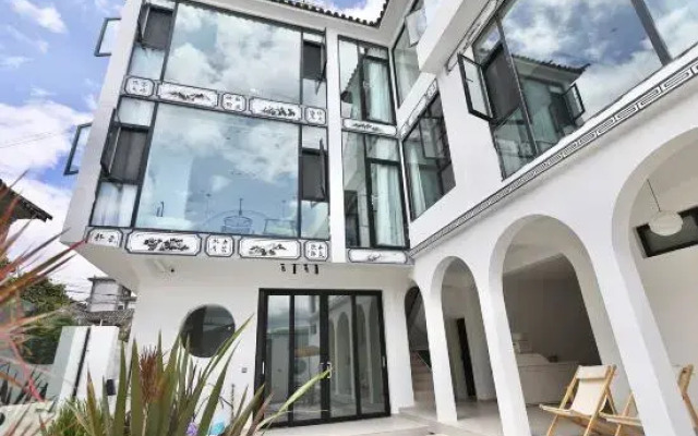 Dali Guanhaige Sunrise Seaview Homestay