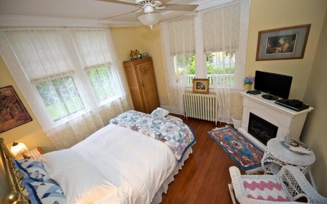 Clayburn Village Bed and Breakfast