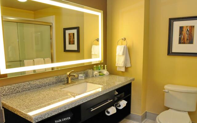 Holiday Inn Express Covington-Madisonville by IHG