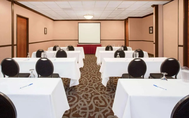 BEST WESTERN PLUS Schaumburg Hotel