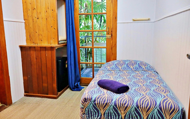 Brisbane Manor Hotel – Guest Rooms – Brisbane