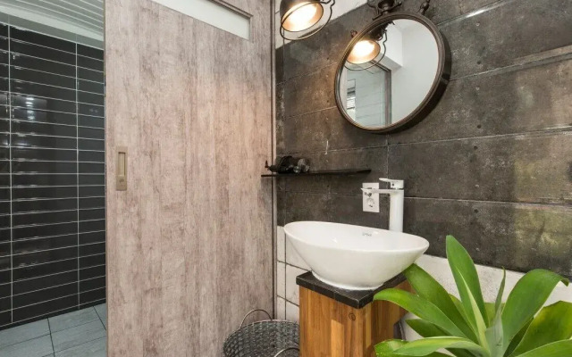 Slowing Slowing Stay