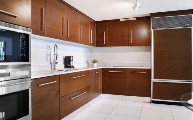 Luxury 1 BR Higher Penthouse Icon Brickell