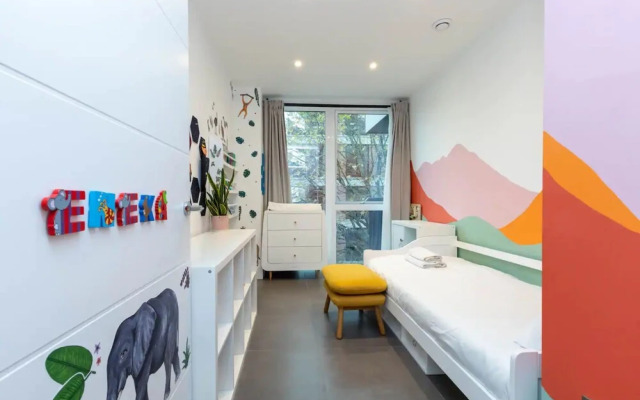 Modern Family Friendly 2 Bedroom Flat in Hackney Wick