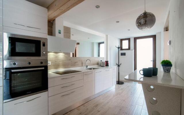 Acqua - by MyHomeinComo