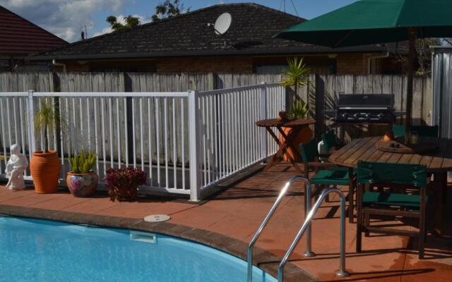 Avenue Heights Motel