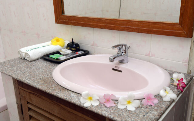 Kyaw Hotel