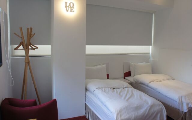 Time Flyer Hotel