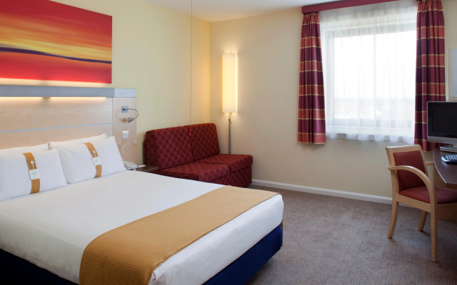 Holiday Inn Express London - Newbury Park, an IHG Hotel