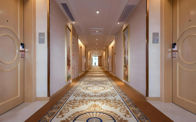 Vienna International Hotel (Nanning Langxi Metro Station)