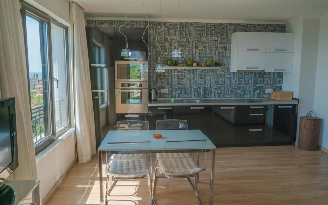 Apart-Hotel "Bendita-Mare"