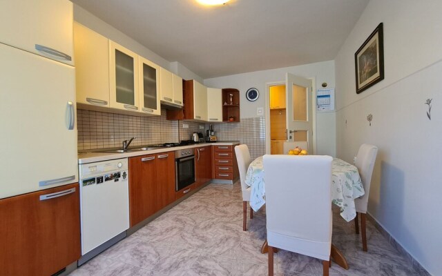 Apartment 1389