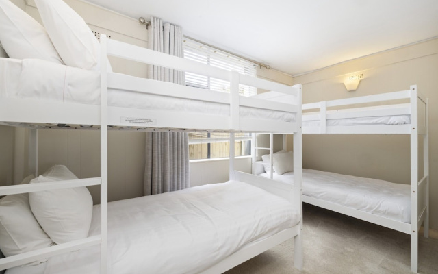 Spacious 5-bed Beach House With Ocean View – Guest Rooms – Sydney