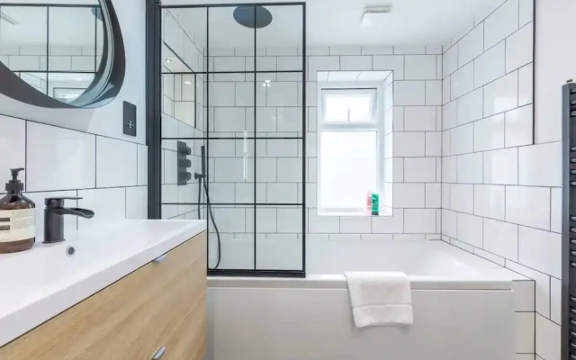 Gorgeous, Newly Renovated 1 Bedroom in Balham With Garden