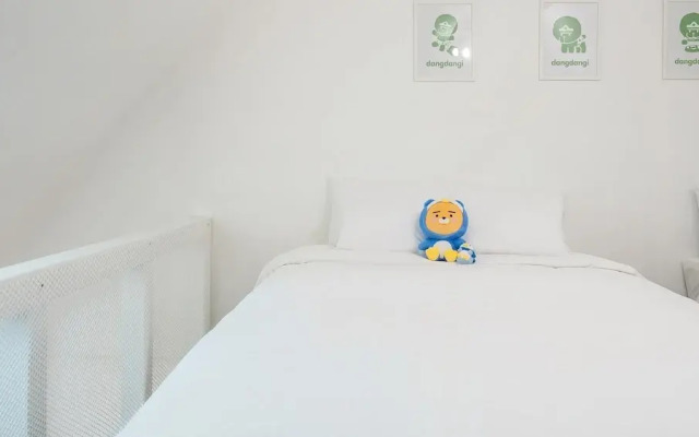 Gapyeong Daengdaengi Dog Pension Silver