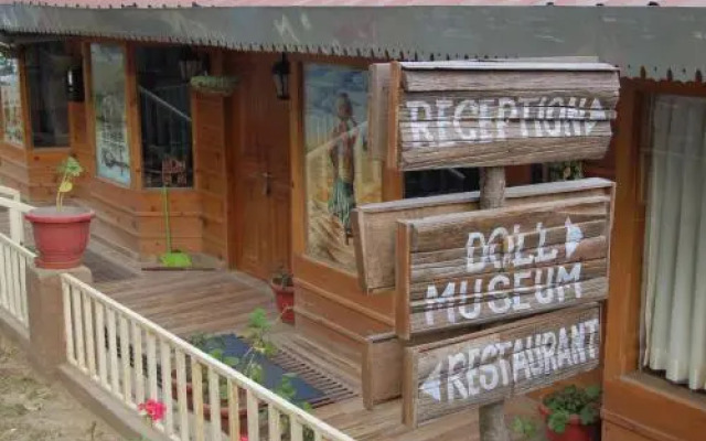 Royal Dutch Resorts and Doll Museum