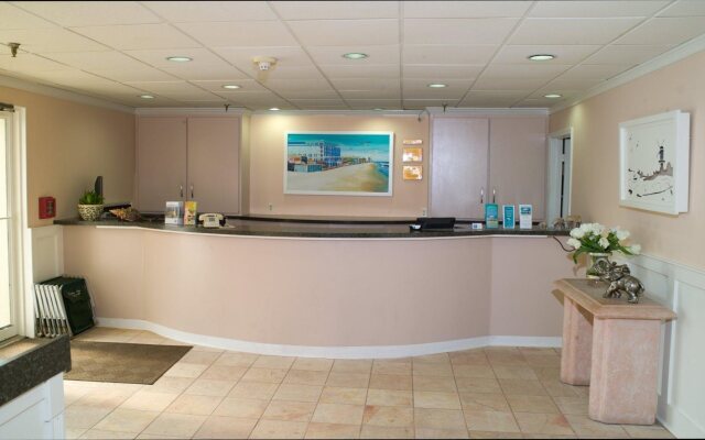 Cayman Suites Hotel