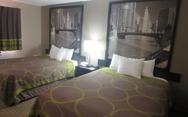 Super 8 Mundelein/Libertyville Area