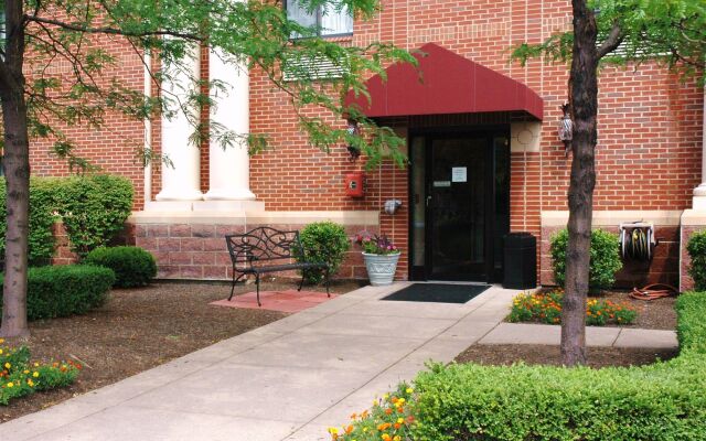 Ashley Quarters Hotel Cincinnati Airport