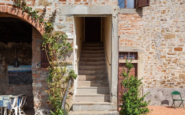 Belvilla by Oyo Flat in Farmhouse With Pool