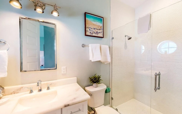 Paradise Beach by AMI Locals