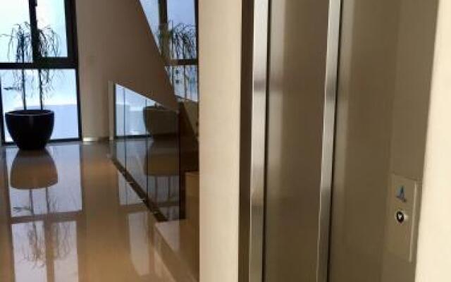 Luxury 5th Avenue Menesse 32