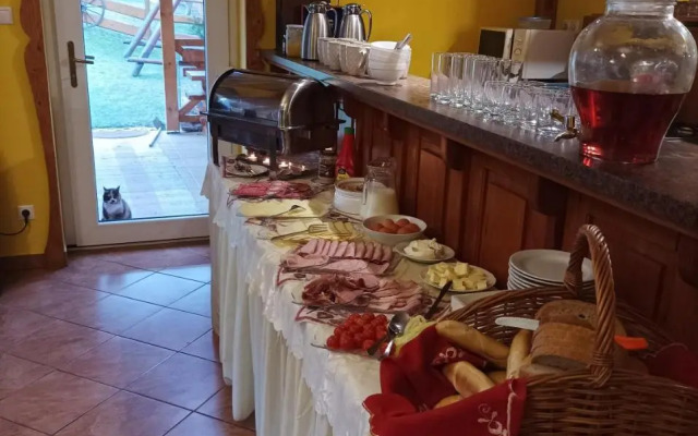Garni Limbový Dvor