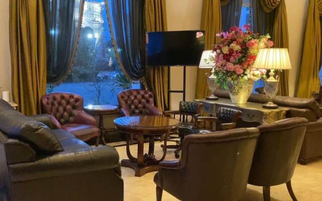 Grand Empire Palace Hotel