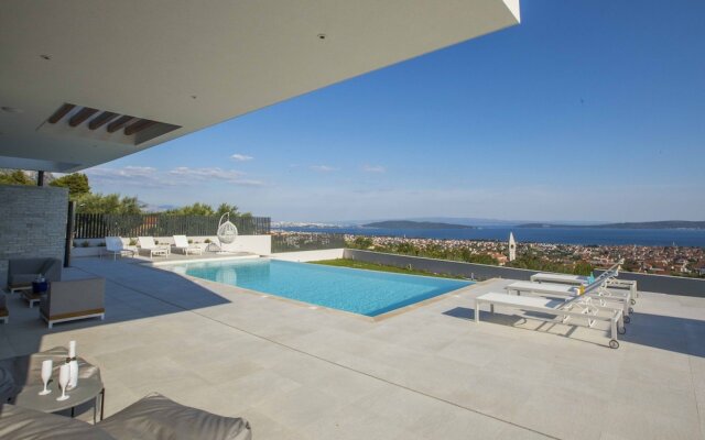 Villa Hedonist with Heated Pool