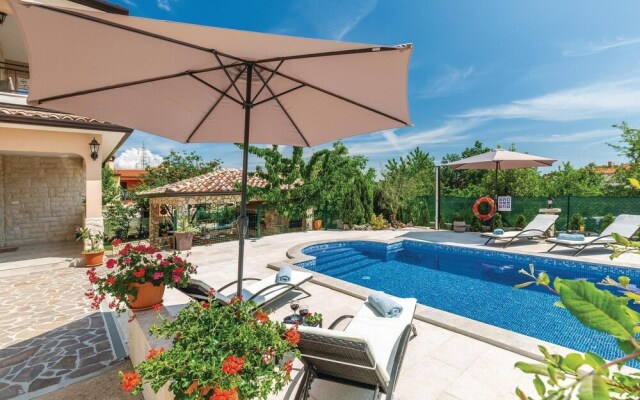 Stunning Home in Nedescina With Wifi and 4 Bedrooms