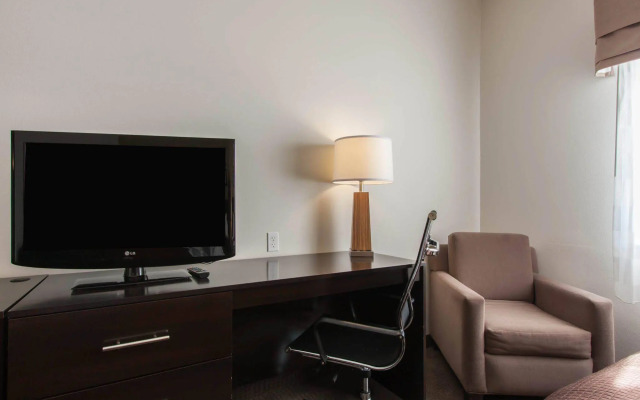 Sleep Inn & Suites Fargo Medical Center