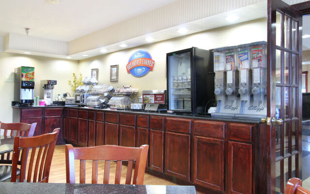 Baymont Inn & Suites Muskegon