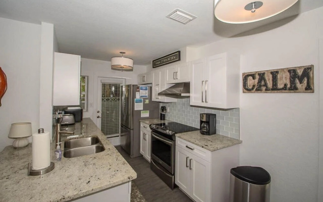 3 Palms Retreat by RedAwning