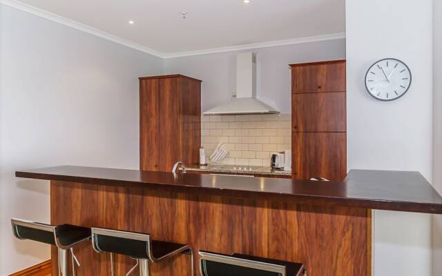 Waterfront 1BR Princes Wharf Apartment