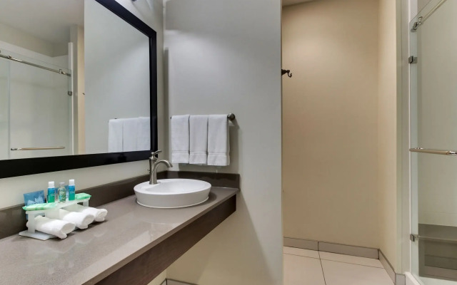 Holiday Inn Express Cheektowaga North East by IHG
