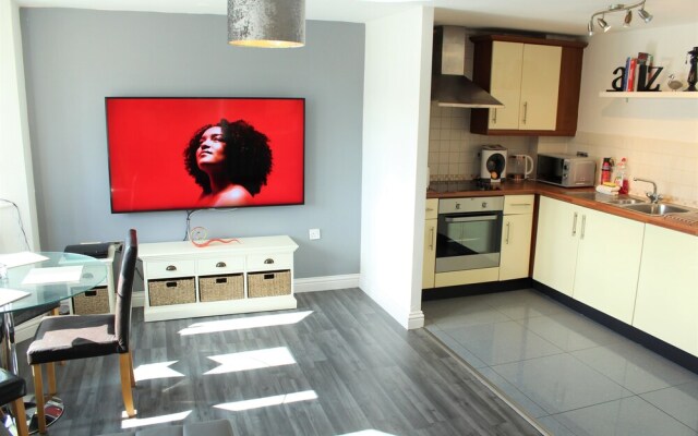 Empire 2 Bedroom Serviced Apartment
