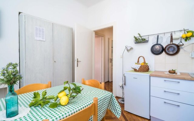 Stunning Apartment in Dubrovnik With Wifi and 2 Bedrooms