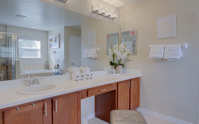 115ep- West Haven 5 Bedroom Home by RedAwning