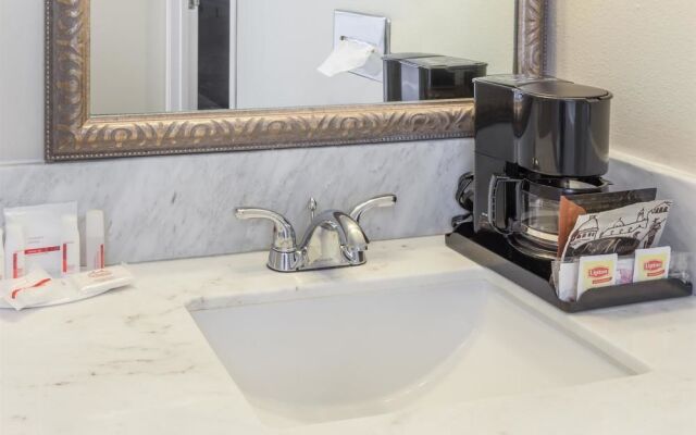 Ramada Plaza Garden Grove