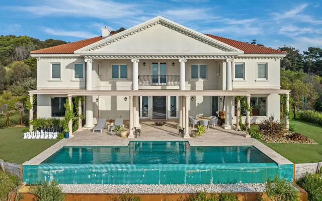 The Bay Crest Manor Views Pool Beach