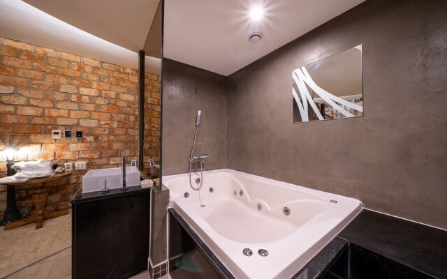 Bucheon R Hotel