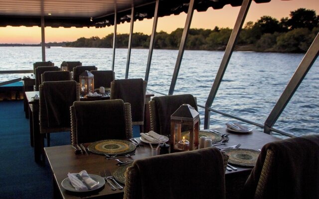 Room in Villa - Zambezi Family Lodge - Leopard Room