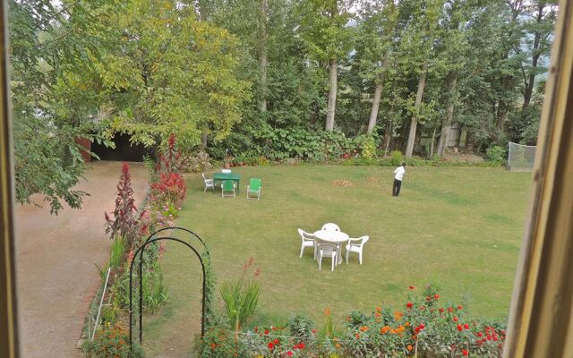 Colonel's Retreat Kashmir