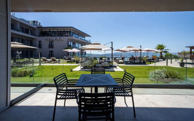 Royal Blue Resort & Residence