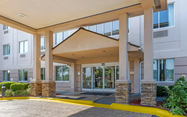 Comfort Suites Raleigh Walnut Creek