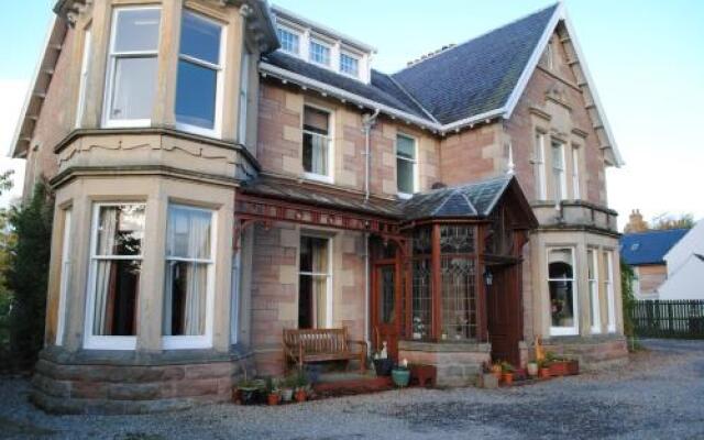 Chrialdon House Bed and Breakfast