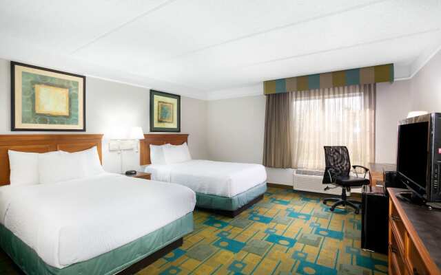 La Quinta Inn And Suites By Wyndham Austin Southwest