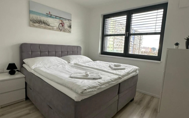 Ein Park Apartment with free parking