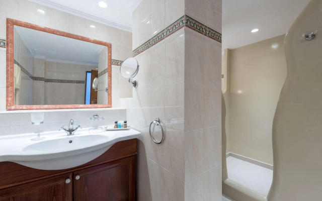 Villa Renos Hotel