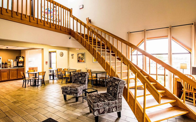Econo Lodge Watertown